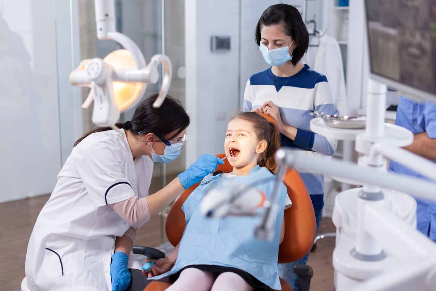 Çocuklarda Ön Diş Zirkonyum Kaplama Uygulaması Ne Zaman Yapılır?